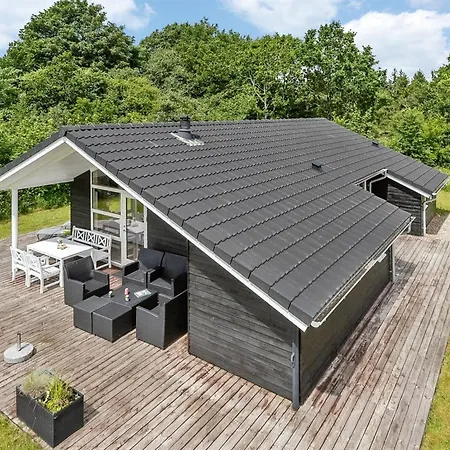 Estrid - 30km From The Sea By Interhome